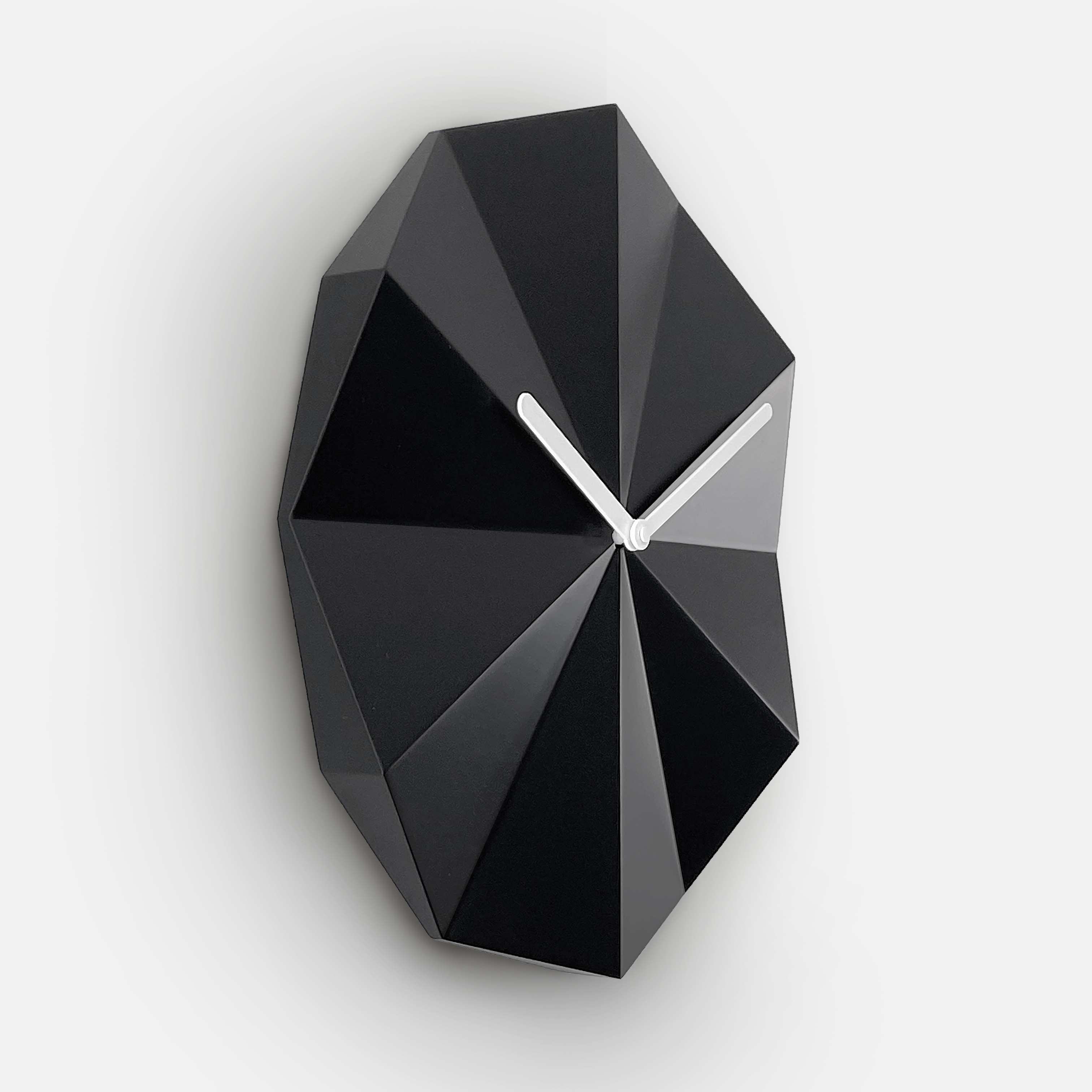 Wanduhr Delta aus Holz, Polygonal Wanduhr Delta aus Holz, Polygonal