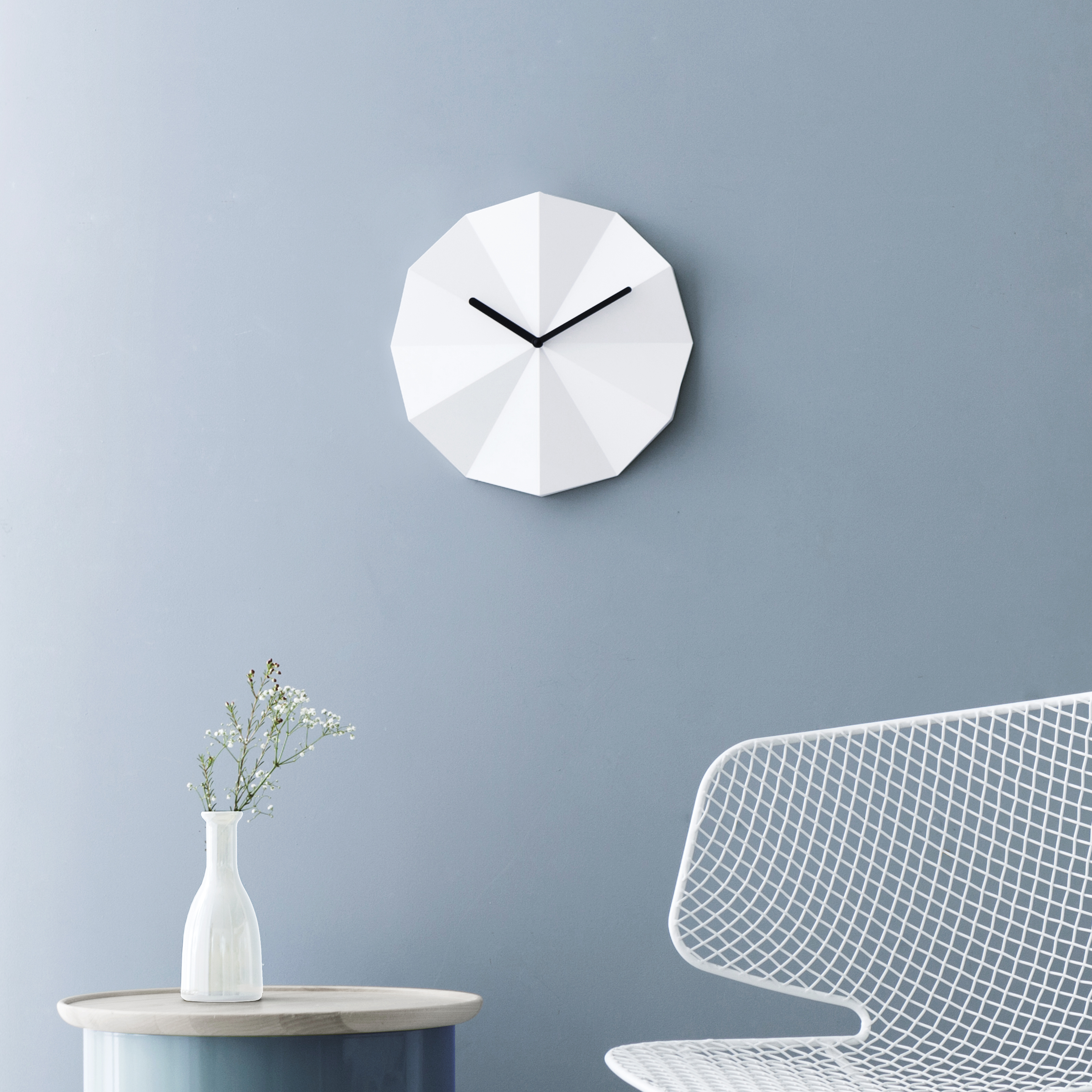 Wanduhr Delta aus Holz, Polygonal Wanduhr Delta aus Holz, Polygonal